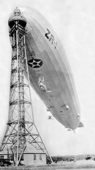The Shenandoah attached to the airship mooring mast